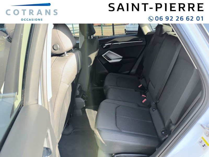 Photo 8 du véhicule AUDI Q3 35 TDI 150ch Design S tronic 7 - Vue extérieure
