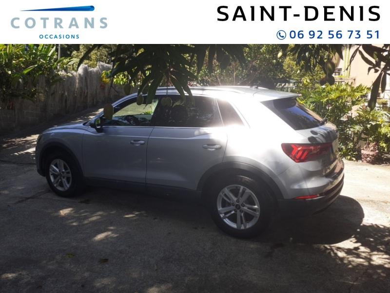 Photo 3 du véhicule AUDI Q3 35 TDI 150ch Design S tronic 7 - Vue extérieure