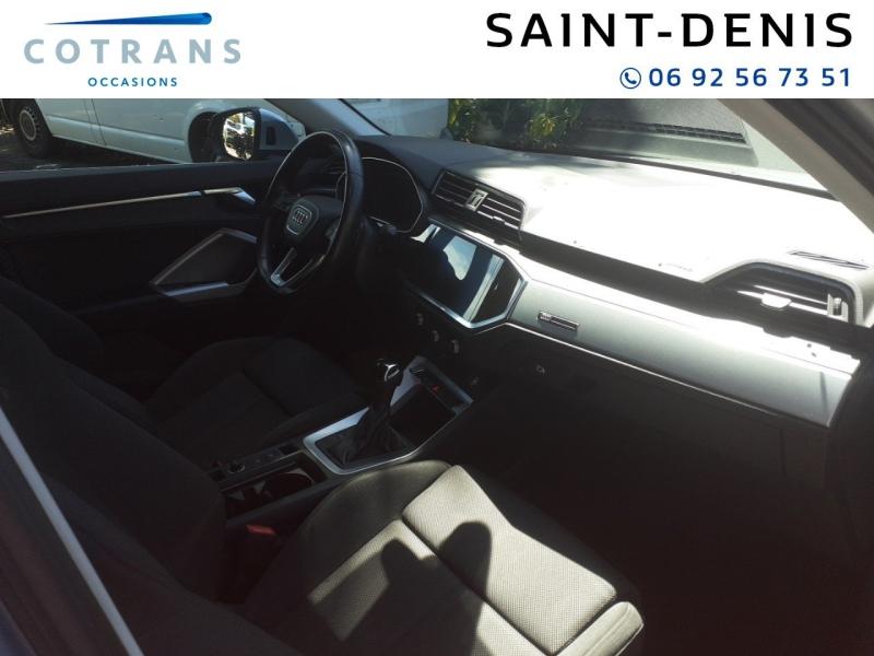 Photo 6 du véhicule AUDI Q3 35 TDI 150ch Design S tronic 7 - Vue extérieure