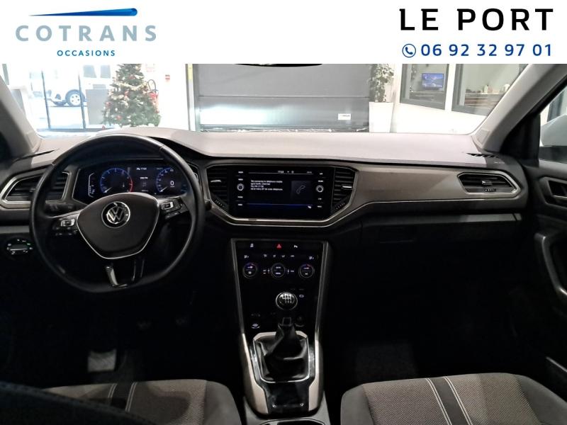 Photo 4 du véhicule VOLKSWAGEN T-Roc 1.5 TSI  110 ch R-Line - Vue extérieure