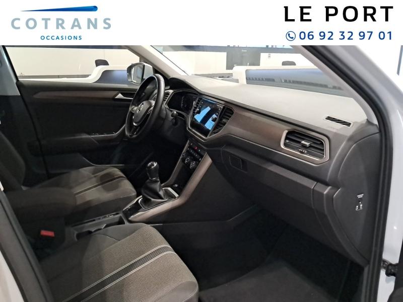 Photo 6 du véhicule VOLKSWAGEN T-Roc 1.5 TSI  110 ch R-Line - Vue extérieure