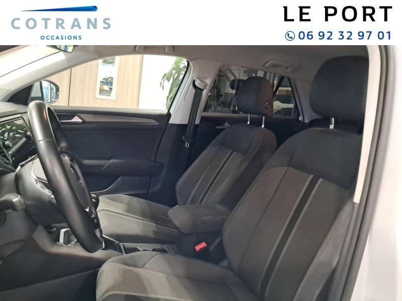 Photo 7 du véhicule VOLKSWAGEN T-Roc 1.5 TSI  110 ch R-Line - Vue extérieure
