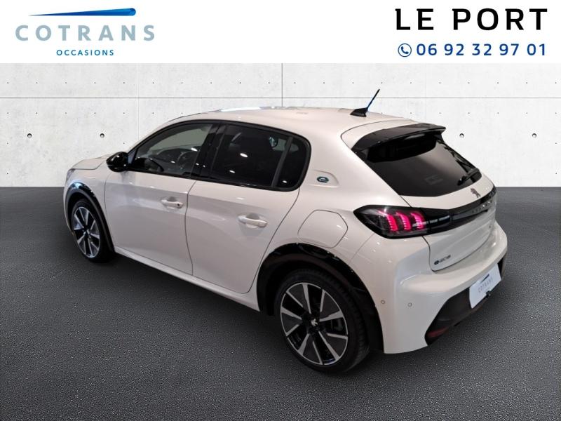 Photo 3 du véhicule PEUGEOT 208 e-208 136ch GT - Vue extérieure