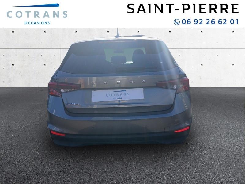 Photo 2 du véhicule SKODA Fabia 1.0 MPI 80ch Ambition - Vue extérieure