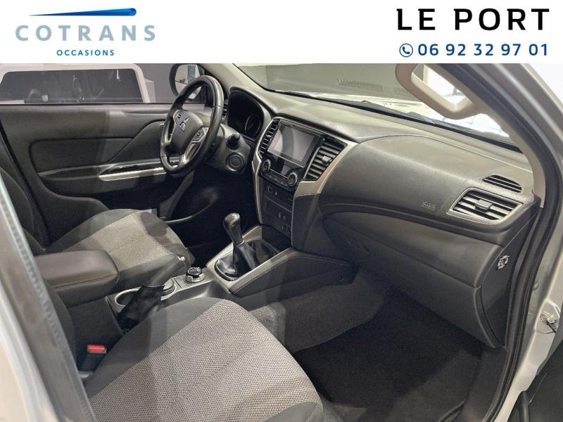 Photo 6 du véhicule MITSUBISHI L200 2.2 DI-D 150ch Club Cab Intense MY 2022 - Vue extérieure