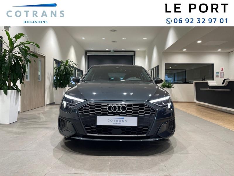 Photo 5 du véhicule AUDI A3 Sportback 35 TFSI 150ch Mild Hybrid Design S (…) - Vue extérieure