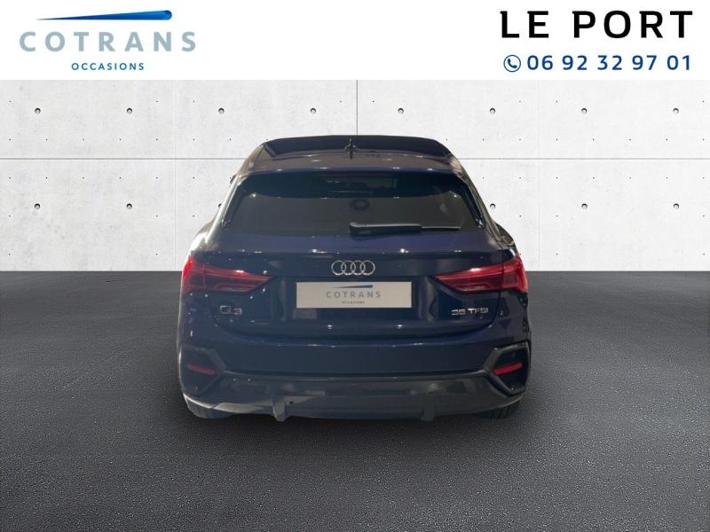 Photo 2 du véhicule AUDI Q3 Sportback 35 TFSI 150ch Design S tronic 7 - Vue extérieure
