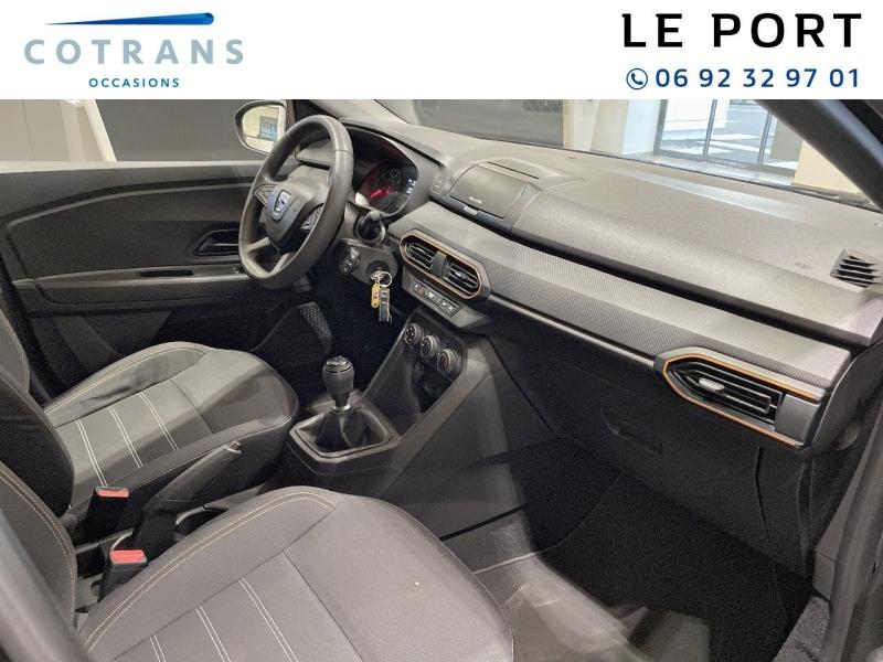 Photo 6 du véhicule DACIA Sandero 1.0 TCe 90ch Stepway Essentiel -22 - Vue extérieure