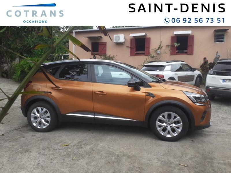 Photo 10 du véhicule RENAULT Captur 1.3 TCe 130ch FAP Intens EDC - Vue extérieure