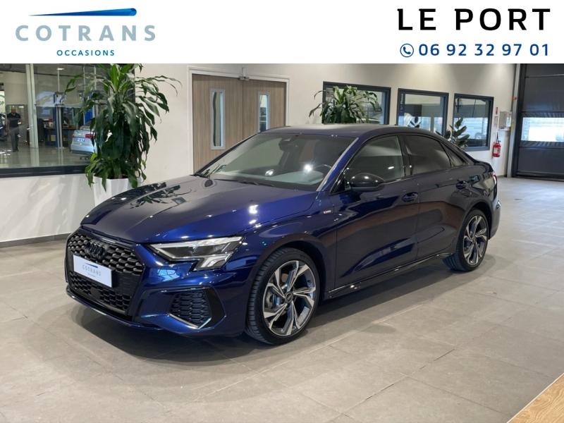 Photo 1 du véhicule AUDI A3 Berline 35 TFSI 150ch Mild Hybrid S line S (…) - Vue extérieure