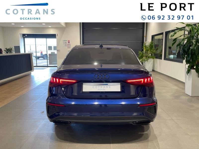 Photo 2 du véhicule AUDI A3 Berline 35 TFSI 150ch Mild Hybrid S line S (…) - Vue extérieure