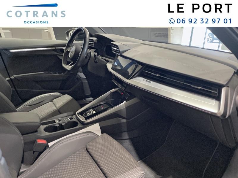 Photo 6 du véhicule AUDI A3 Berline 35 TFSI 150ch Mild Hybrid S line S (…) - Vue extérieure