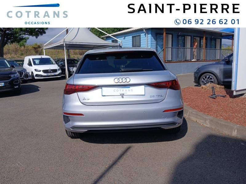 Photo 2 du véhicule AUDI A3 Sportback 35 TFSI 150ch Mild Hybrid Design S (…) - Vue extérieure