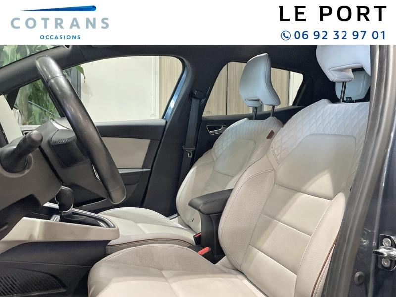 Photo 7 du véhicule RENAULT Clio 1.6 E-Tech hybride 145ch Techno - Vue extérieure