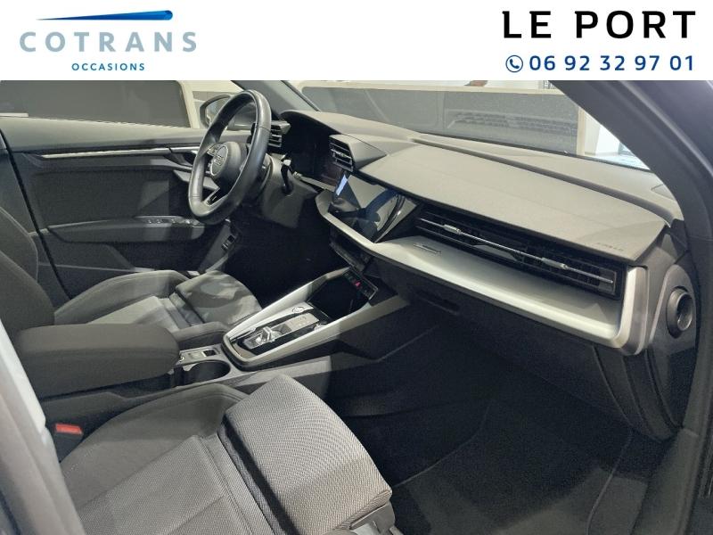 Photo 6 du véhicule AUDI A3 Sportback 35 TFSI 150ch Mild Hybrid Design S&nbsp;(…) - Vue extérieure