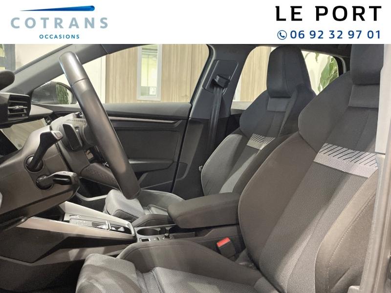 Photo 7 du véhicule AUDI A3 Sportback 35 TFSI 150ch Mild Hybrid Design S&nbsp;(…) - Vue extérieure