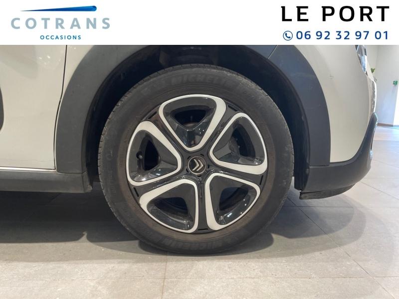 Photo 10 du véhicule CITROEN C3 1.2 PureTech 83ch S&S Shine - Vue extérieure
