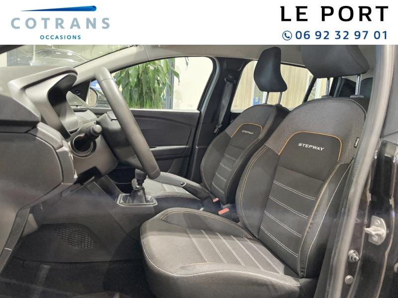 Photo 7 du véhicule DACIA Sandero 1.0 TCe 90ch Stepway Essentiel -22 - Vue extérieure