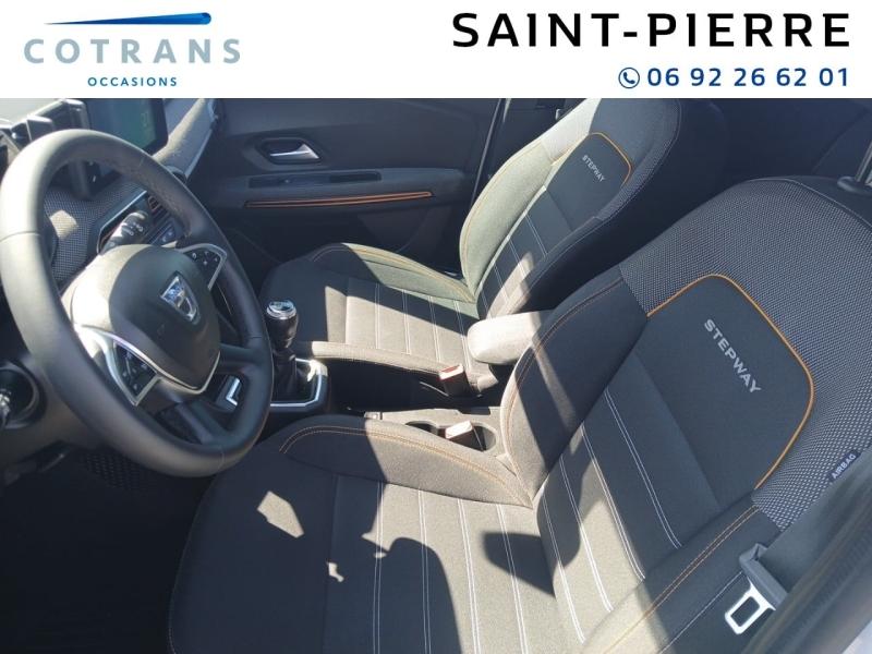 Photo 7 du véhicule DACIA Sandero 1.0 TCe 90ch Stepway Confort - Vue extérieure