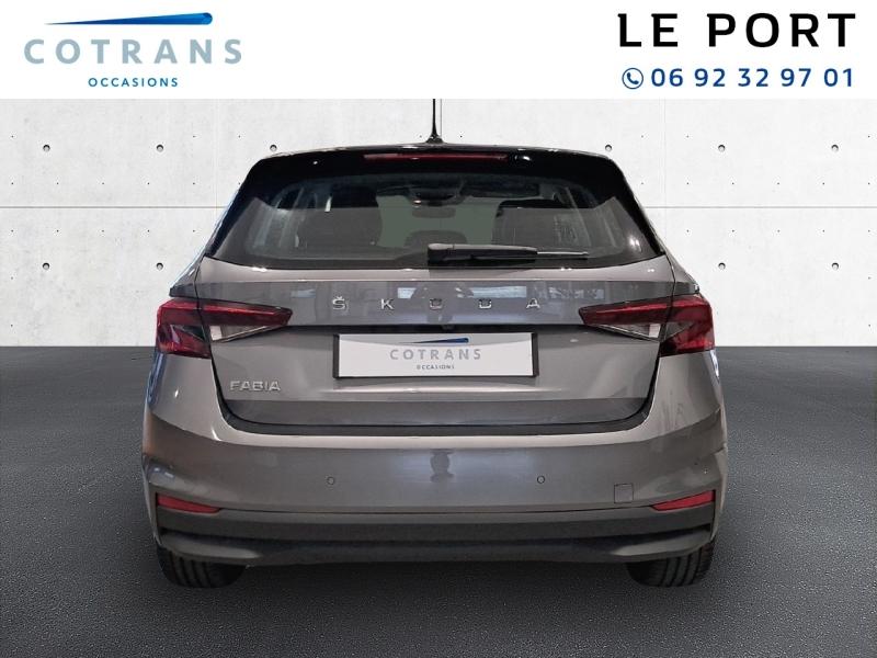 Photo 2 du véhicule SKODA Fabia 1.0 TSI 110ch Ambition DSG7 - Vue extérieure