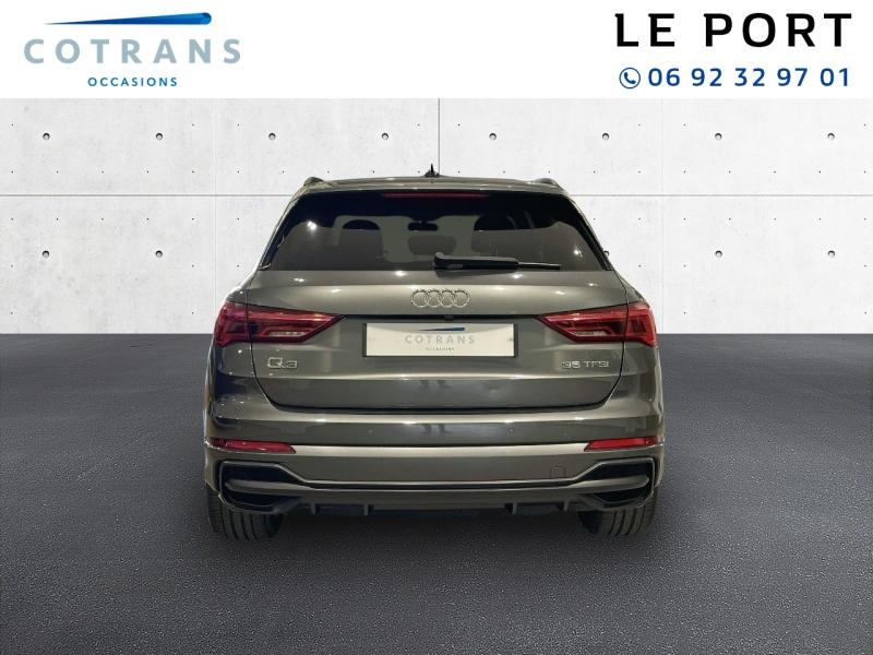 Photo 2 du véhicule AUDI Q3 45 TFSI e 245ch S line S tronic 6 - Vue extérieure
