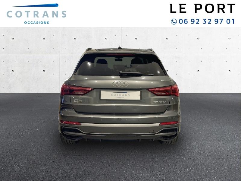 Photo 2 du véhicule AUDI Q3 35 TFSI 150ch Mild Hybrid S line S&nbsp;(…) - Vue extérieure