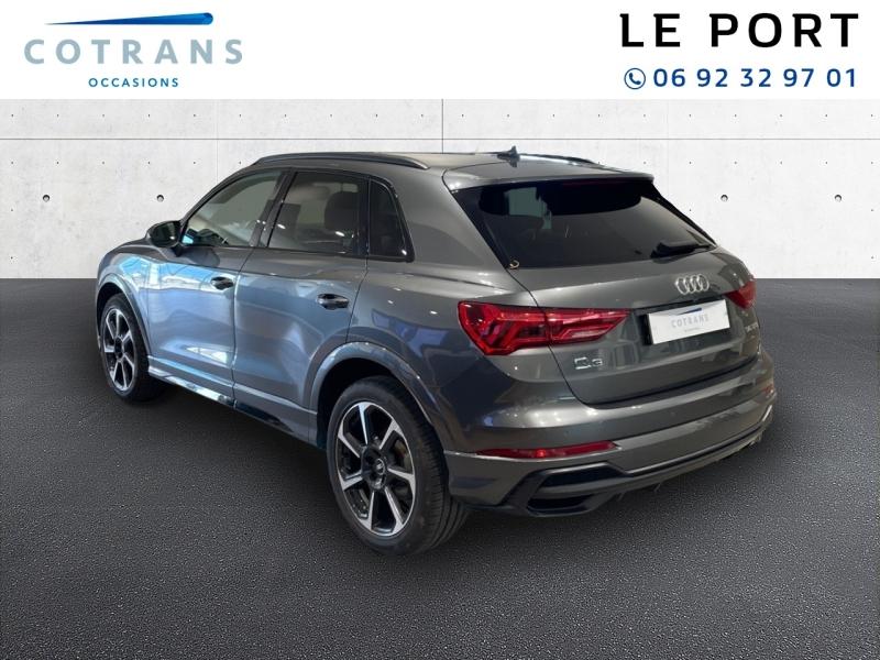 Photo 3 du véhicule AUDI Q3 35 TFSI 150ch Mild Hybrid S line S&nbsp;(…) - Vue extérieure