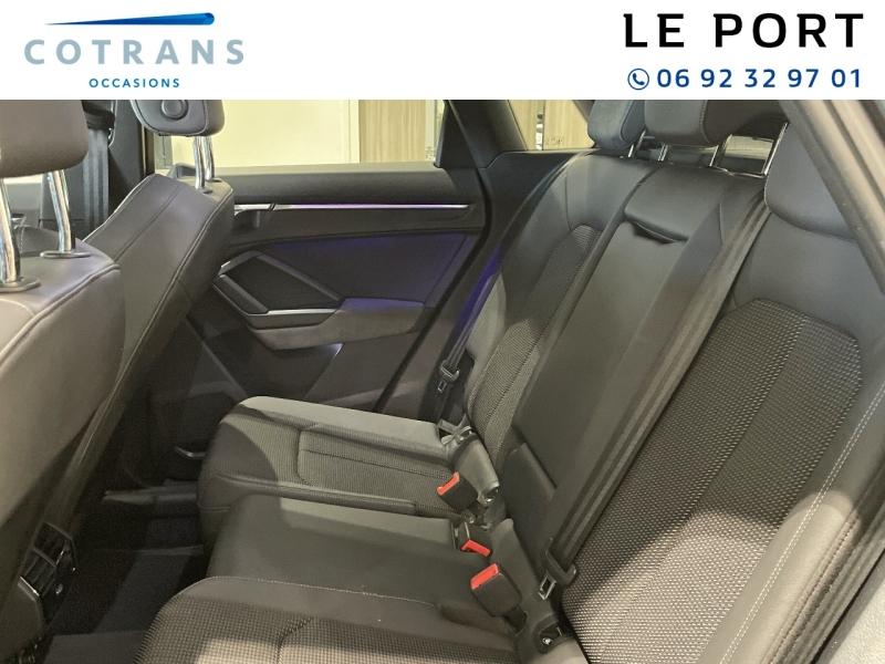 Photo 8 du véhicule AUDI Q3 35 TFSI 150ch Mild Hybrid S line S&nbsp;(…) - Vue extérieure