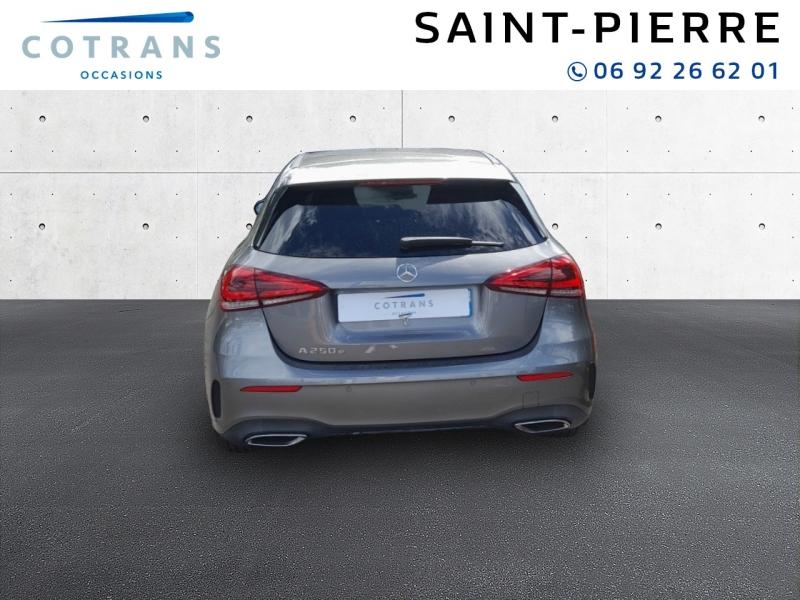 Photo 2 du véhicule MERCEDES-BENZ Classe A 250 e 160+102ch AMG Line 8G-DCT 8cv - Vue extérieure