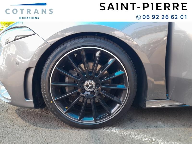 Photo 6 du véhicule MERCEDES-BENZ Classe A 200 163ch AMG Line 7G-DCT 9cv - Vue extérieure