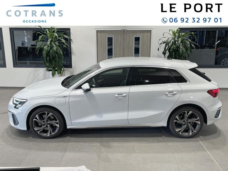 Photo 11 du véhicule AUDI A3 Sportback 40 TFSI e 204ch S line S tronic 6 - Vue extérieure