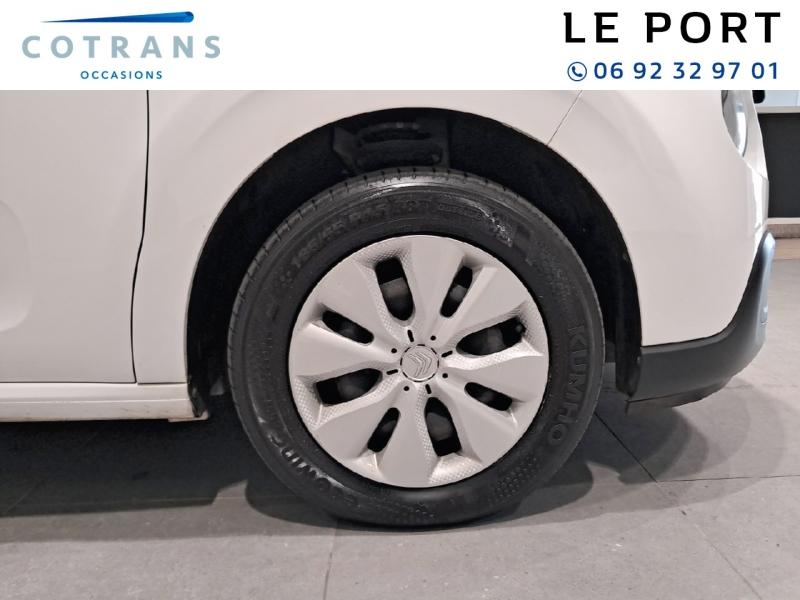 Photo 10 du véhicule CITROEN C3 PureTech 82ch Feel S&S E6.d - Vue extérieure