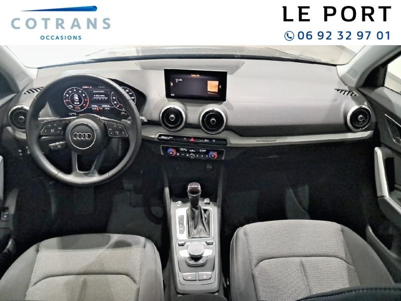 Photo 4 du véhicule AUDI Q2 35 TFSI 150ch Design S tronic 7 - Vue extérieure