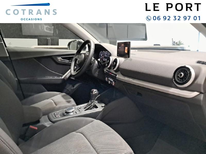 Photo 6 du véhicule AUDI Q2 35 TFSI 150ch Design S tronic 7 - Vue extérieure