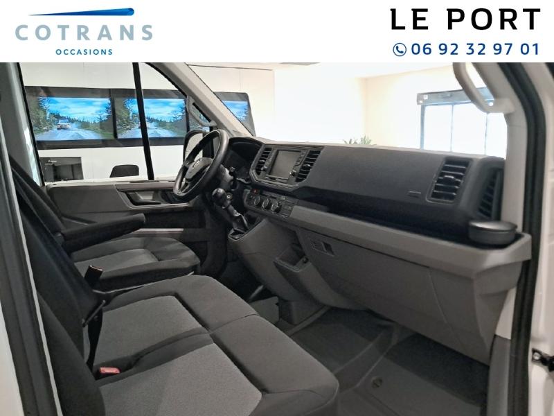Photo 6 du véhicule VOLKSWAGEN Crafter Fg 30 L3H3 2.0 TDI 102ch Business Line&nbsp;(…) - Vue extérieure