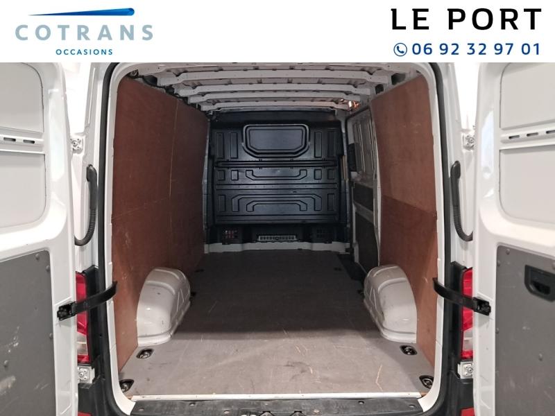 Photo 8 du véhicule VOLKSWAGEN Crafter Fg 30 L3H3 2.0 TDI 102ch Business Line&nbsp;(…) - Vue extérieure