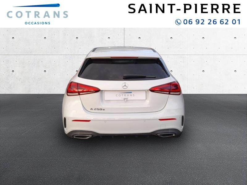 Photo 2 du véhicule MERCEDES-BENZ Classe A 250 e 160+102ch AMG Line 8G-DCT 8cv - Vue extérieure