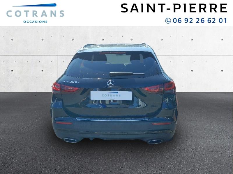 Photo 2 du véhicule MERCEDES-BENZ GLA 250 e 160+102ch AMG Line 8G-DCT - Vue extérieure