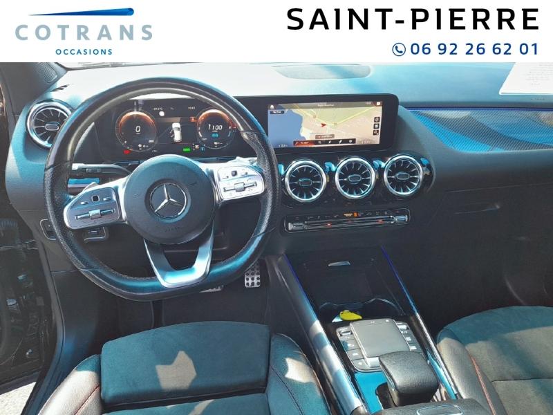 Photo 4 du véhicule MERCEDES-BENZ GLA 250 e 160+102ch AMG Line 8G-DCT - Vue extérieure