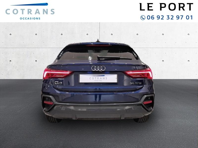 Photo 2 du véhicule AUDI Q3 Sportback 35 TFSI 150ch Design S tronic 7 - Vue extérieure