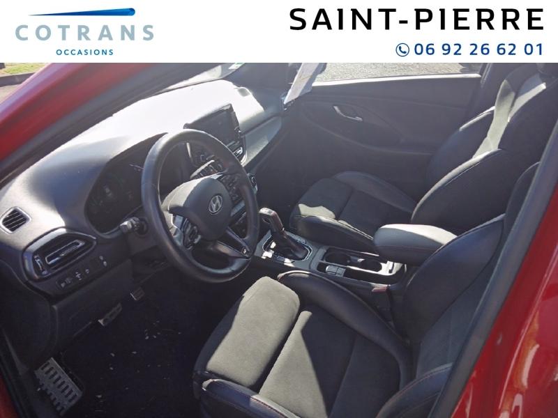 Photo 6 du véhicule HYUNDAI i30 Fastback 1.5 T-GDi 160ch Hybrid 48V N Line DCT-7 - Vue extérieure