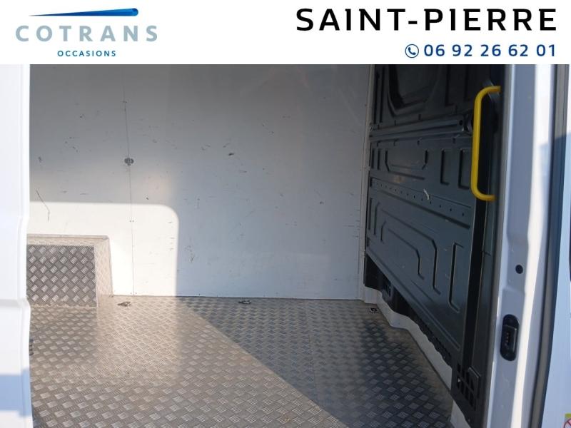 Photo 7 du véhicule VOLKSWAGEN Crafter Fg 30 L3H2 2.0 TDI 102ch Pro First Traction - Vue extérieure