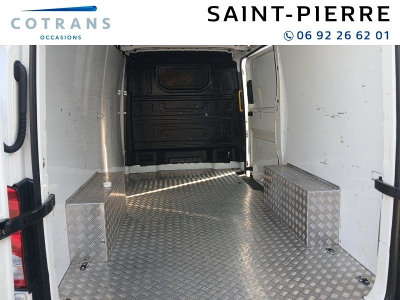 Photo 9 du véhicule VOLKSWAGEN Crafter Fg 30 L3H2 2.0 TDI 102ch Pro First Traction - Vue extérieure