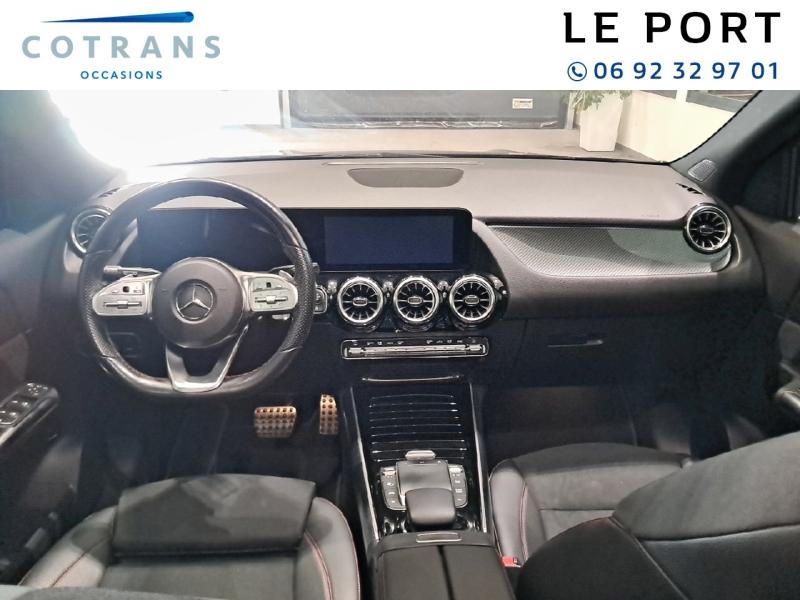 Photo 4 du véhicule MERCEDES GLA 200 d 150ch AMG Line 8G-DCT - Vue extérieure