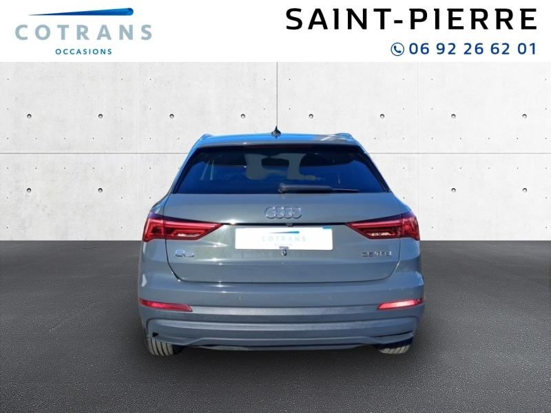 Photo 2 du véhicule AUDI Q3 35 TFSI 150ch Mild Hybrid Design S&nbsp;(…) - Vue extérieure