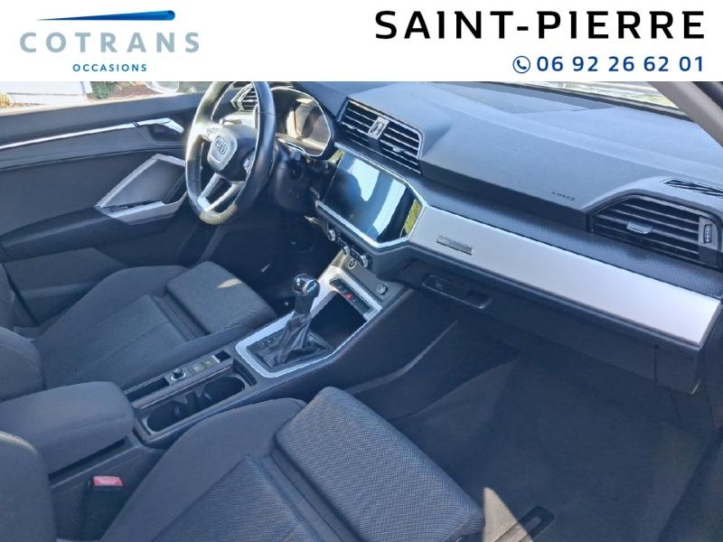 Photo 6 du véhicule AUDI Q3 35 TFSI 150ch Mild Hybrid Design S&nbsp;(…) - Vue extérieure