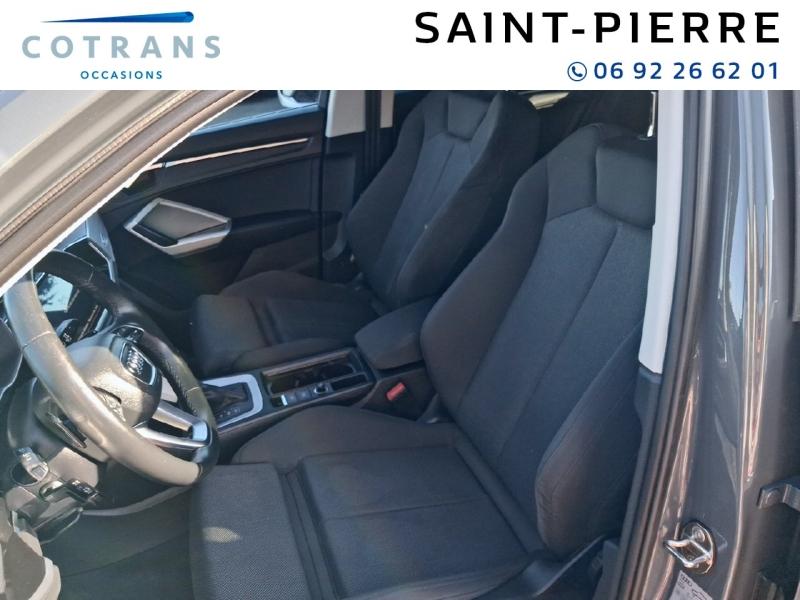 Photo 7 du véhicule AUDI Q3 35 TFSI 150ch Mild Hybrid Design S&nbsp;(…) - Vue extérieure