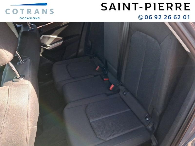 Photo 8 du véhicule AUDI Q3 35 TFSI 150ch Mild Hybrid Design S&nbsp;(…) - Vue extérieure