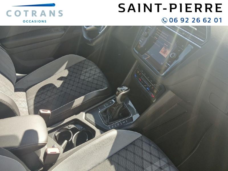 Photo 6 du véhicule VOLKSWAGEN Tiguan 2.0 TDI 150ch R-Line DSG7 - Vue extérieure