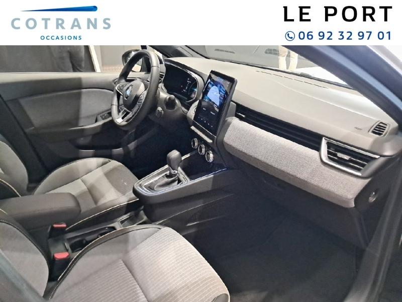 Photo 6 du véhicule RENAULT Clio 1.6 E-Tech 145ch full hybrid Techno - Vue extérieure